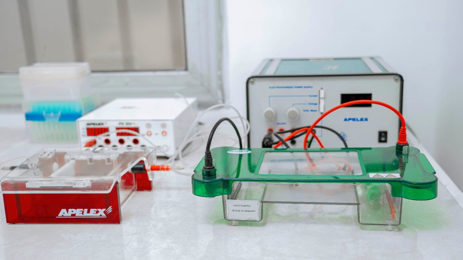 Matériel d'électrophorèse en laboratoire de biologie moléculaire